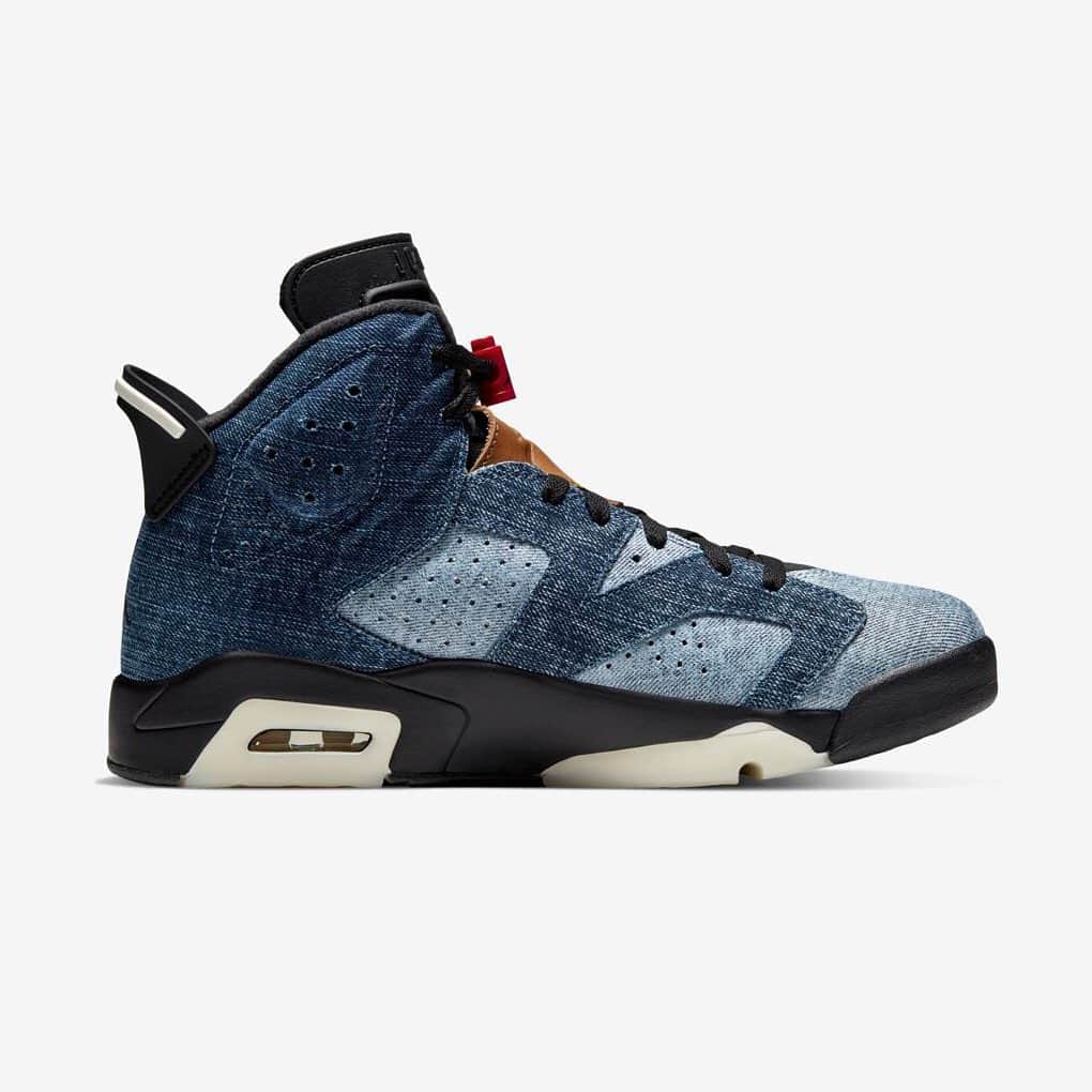 HYPEBEASTさんのインスタグラム写真 - (HYPEBEASTInstagram)「@hypbeastkicks: @jumpman23 has now given an official look at its upcoming “Washed Denim” take on the Air Jordan 6. The sneaker features three different denim washes across the upper, including a darker section towards the rear, and contrasting light and dark panels on the front foot. It’s then been finished off with a black midsole with sail detailing, brown leather on the tongue and red touches on the fastening system and footbed. Expect it to release via the Nike web store on January 28.⁠⠀ Photo: Nike」12月24日 21時36分 - hypebeast