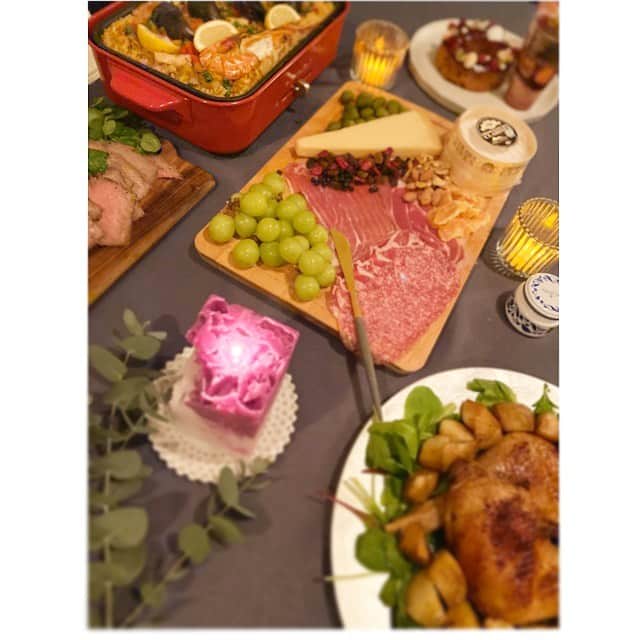 前田ゆかのインスタグラム：「🎄Merry Christmas🎄 ＊ 娘の作ったキャンドルで クリスマスイブ🕯  #christmas  #bruno #maeyukareshipi  #よいクリスマスを✨🎄✨」