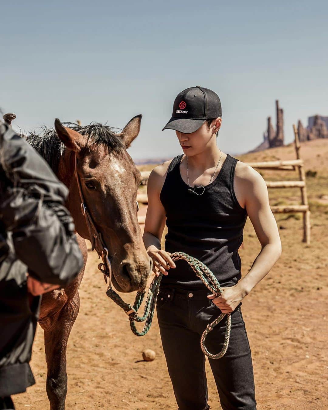 レイ さんのインスタグラム写真 - (レイ Instagram)「I’m gonna take my horse to the old town road #horselife」12月24日 22時00分 - layzhang