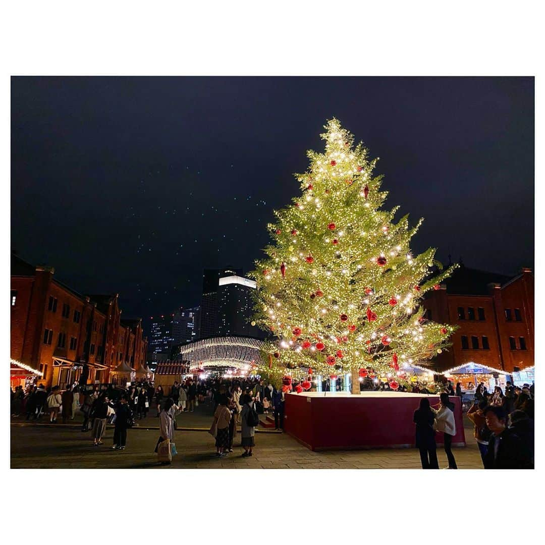 永島優美さんのインスタグラム写真 - (永島優美Instagram)「* クリスマスマーケット、賑わっていました🎅🏻🎄 寒い中でのホットドリンクと出来たてチュロスは絶品🤤 * 皆さん、素敵なクリスマスを✨」12月24日 22時03分 - yuumi_nagashima