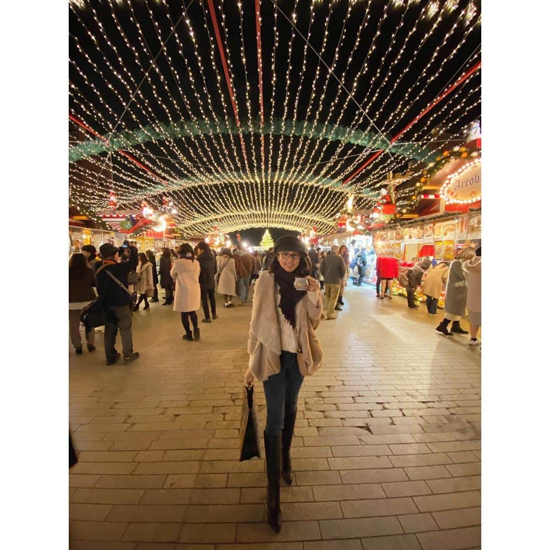永島優美さんのインスタグラム写真 - (永島優美Instagram)「* クリスマスマーケット、賑わっていました🎅🏻🎄 寒い中でのホットドリンクと出来たてチュロスは絶品🤤 * 皆さん、素敵なクリスマスを✨」12月24日 22時03分 - yuumi_nagashima