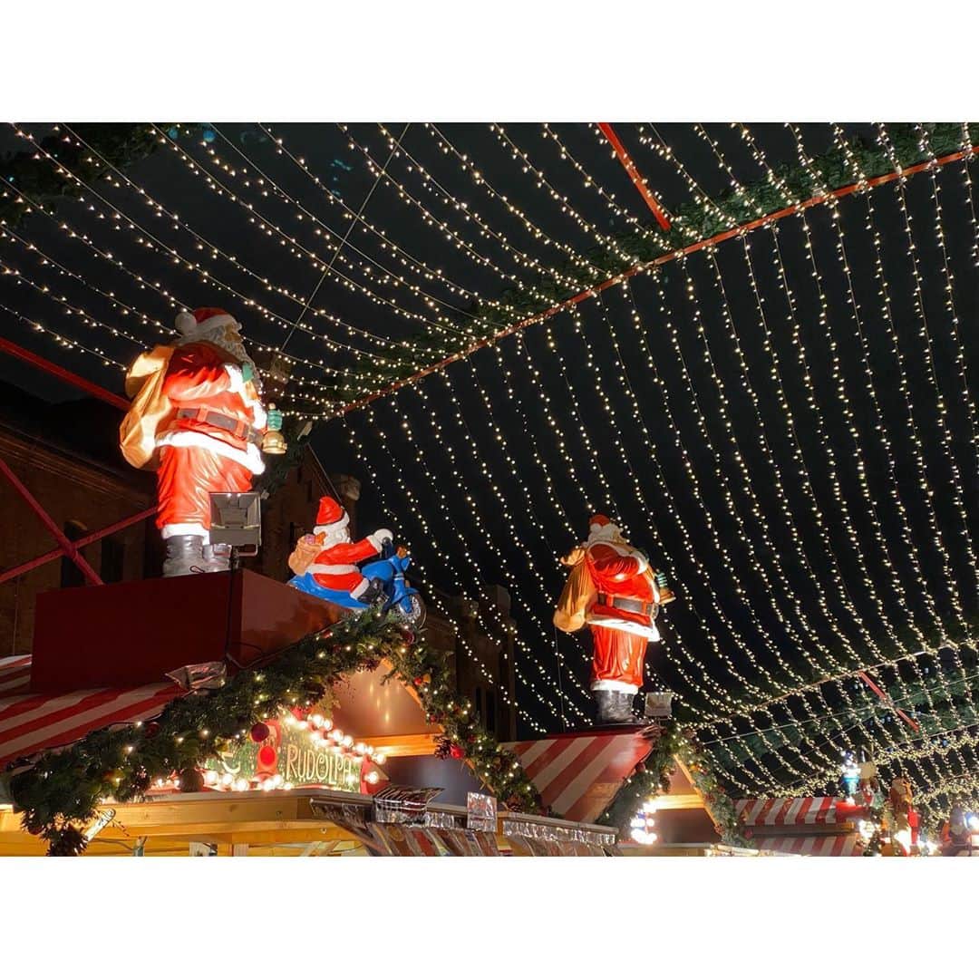 永島優美さんのインスタグラム写真 - (永島優美Instagram)「* クリスマスマーケット、賑わっていました🎅🏻🎄 寒い中でのホットドリンクと出来たてチュロスは絶品🤤 * 皆さん、素敵なクリスマスを✨」12月24日 22時03分 - yuumi_nagashima