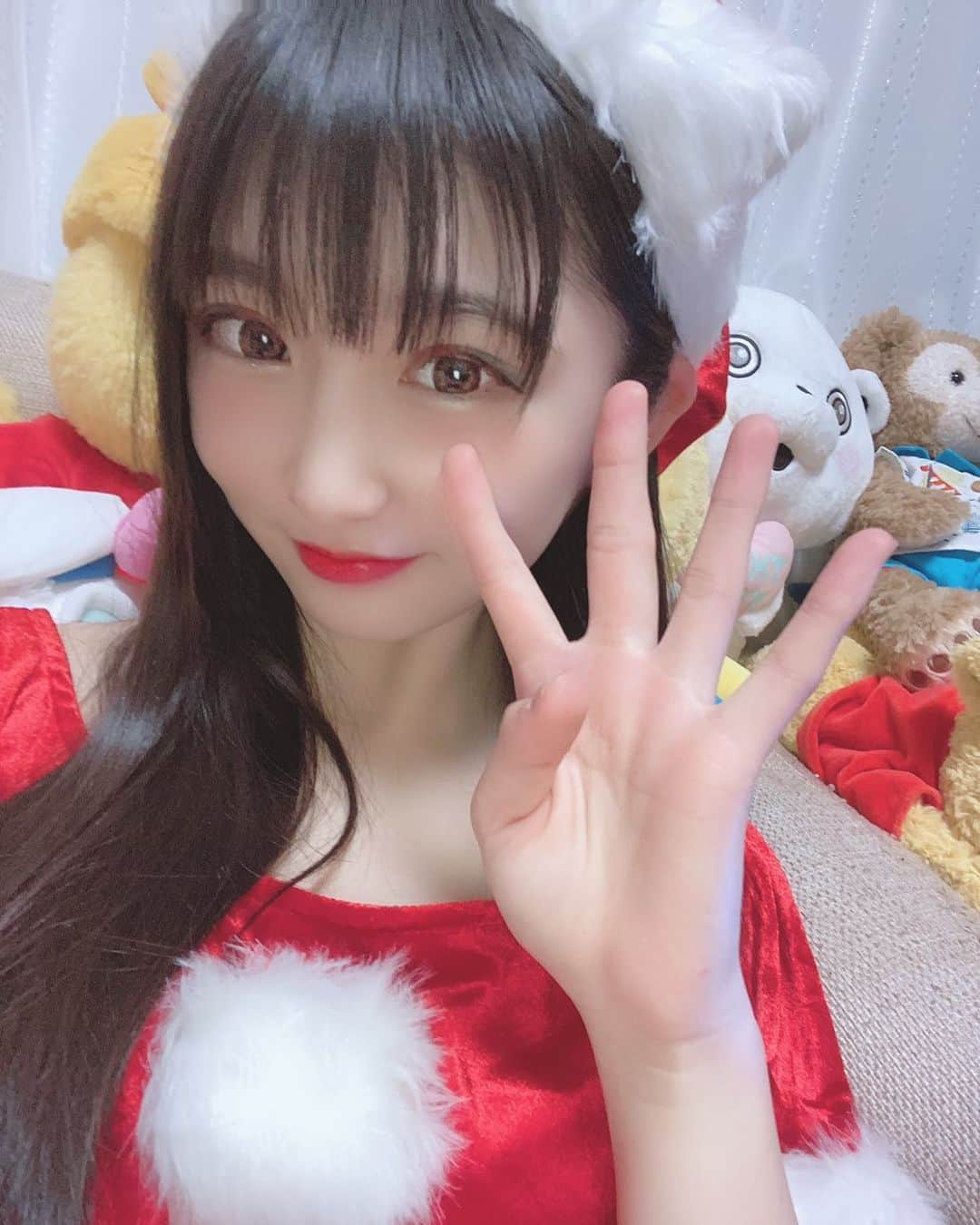 ハラ塾DREAMMATEのインスタグラム：「みなさんこんばんは~👧🏻💕 ワンマンまであと4日！！！！！ どんどん近づいてく。。😳♡ . そして今日はクリスマスイヴですね！🎅🏼🎄 みんなはどんな一日だったー？？ あいりはこのあとのプレゼントが楽しみ🥺♥️ 明日起きたらプレゼント.......🎁 . 12/28はチェルシーホテルに集合です！私たちが最高のプレゼントを差し上げます😏♡ チケットはプロフィールのリンクから買えますっ🎟 待ってます！！！😊 . #ハラ塾dreammate #ハラ塾ドリームメイト #hdm #坂本愛莉  #深野ひな #高木波夏 #黒江心温 #佐藤優來那 #ChristmasEve #ワンマンライブ」