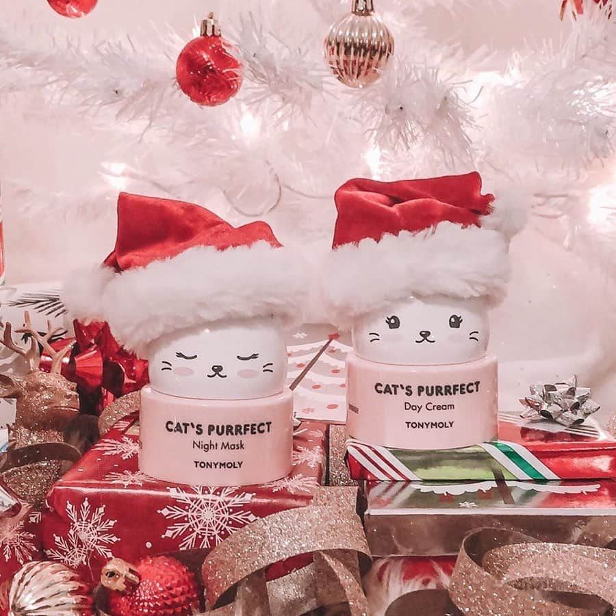 TONYMOLY USA Officialさんのインスタグラム写真 - (TONYMOLY USA OfficialInstagram)「Hope everyone is having a purrrfect Christmas Eve!! 🎄🥰😻💕 #xoxoTM #TONYMOLYnMe 📸:@katpurrful」12月24日 22時11分 - tonymoly.us_official