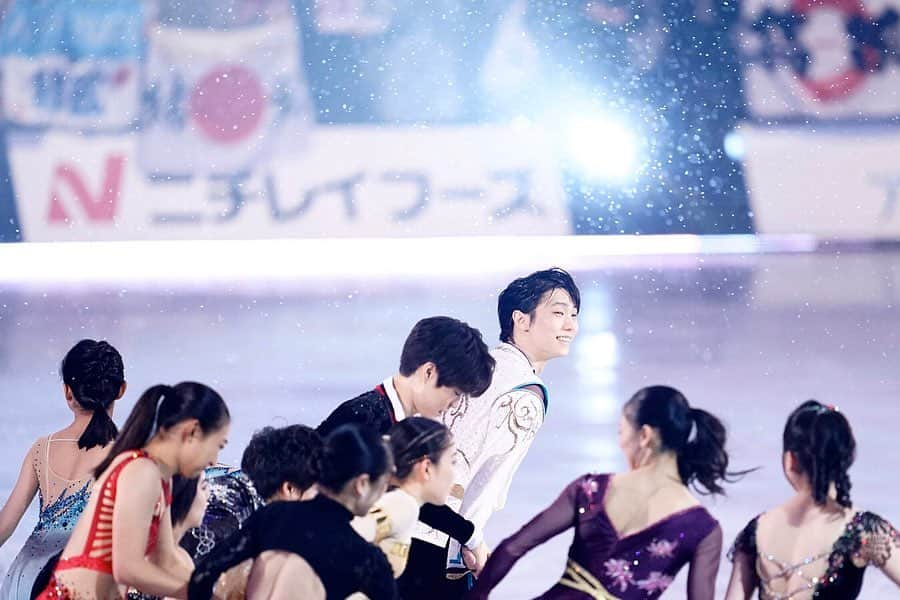 羽生結弦さんのインスタグラム写真 - (羽生結弦Instagram)「優しく気高くひたむきな彼にどうか温かな光が降り注ぎますように🎁✨ #羽生結弦 #yuzuruhanyu #figureskating #figureskater」12月24日 22時28分 - yuzu_kanami