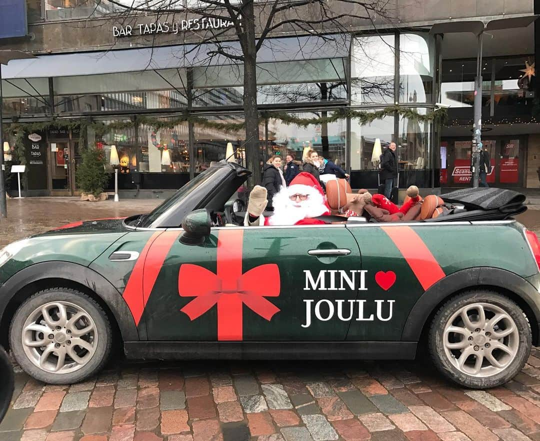 田中亜土夢さんのインスタグラム写真 - (田中亜土夢Instagram)「メリークリスマス🎄 @mini_japan  @mini  @minisuomi  #MINI #ミニ #ミニクーパー #minicooper  #メリークリスマス #merrychristmas  #hyväjoulua  #minijoulu #hyväjoulu  #フィンランド #finland #Suomi #minisuomi」12月24日 22時29分 - atom_tanaka_official