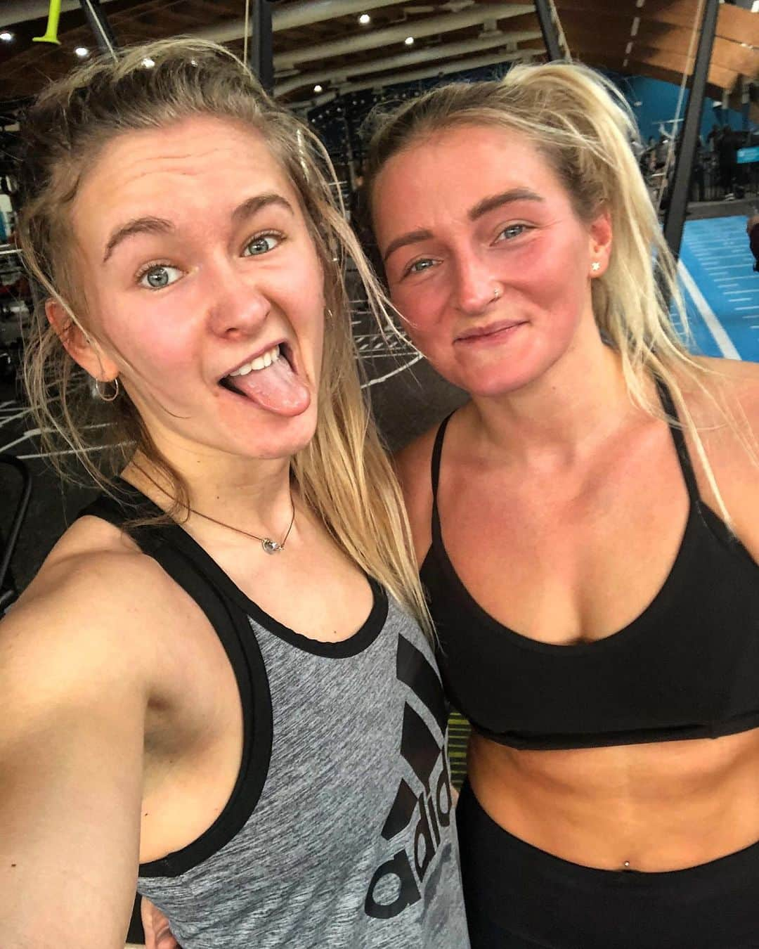 シャウナ・コックジーさんのインスタグラム写真 - (シャウナ・コックジーInstagram)「Well that session was BRUTAL! Christmas Eve Ski Erg 🤮😩😭😝💪 #gym #brutal #everythinghurts」12月24日 22時30分 - shaunacoxsey