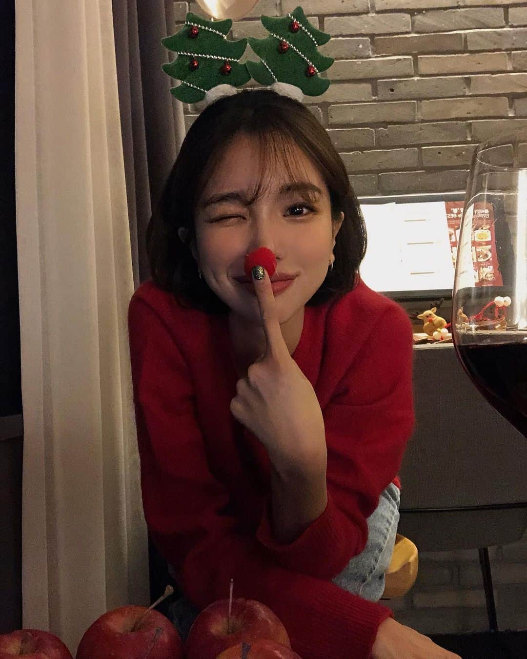 ディニさんのインスタグラム写真 - (ディニInstagram)「2019 merry christmas 🎅🏻❤️🎄🤎🦌」12月24日 22時32分 - keemdani