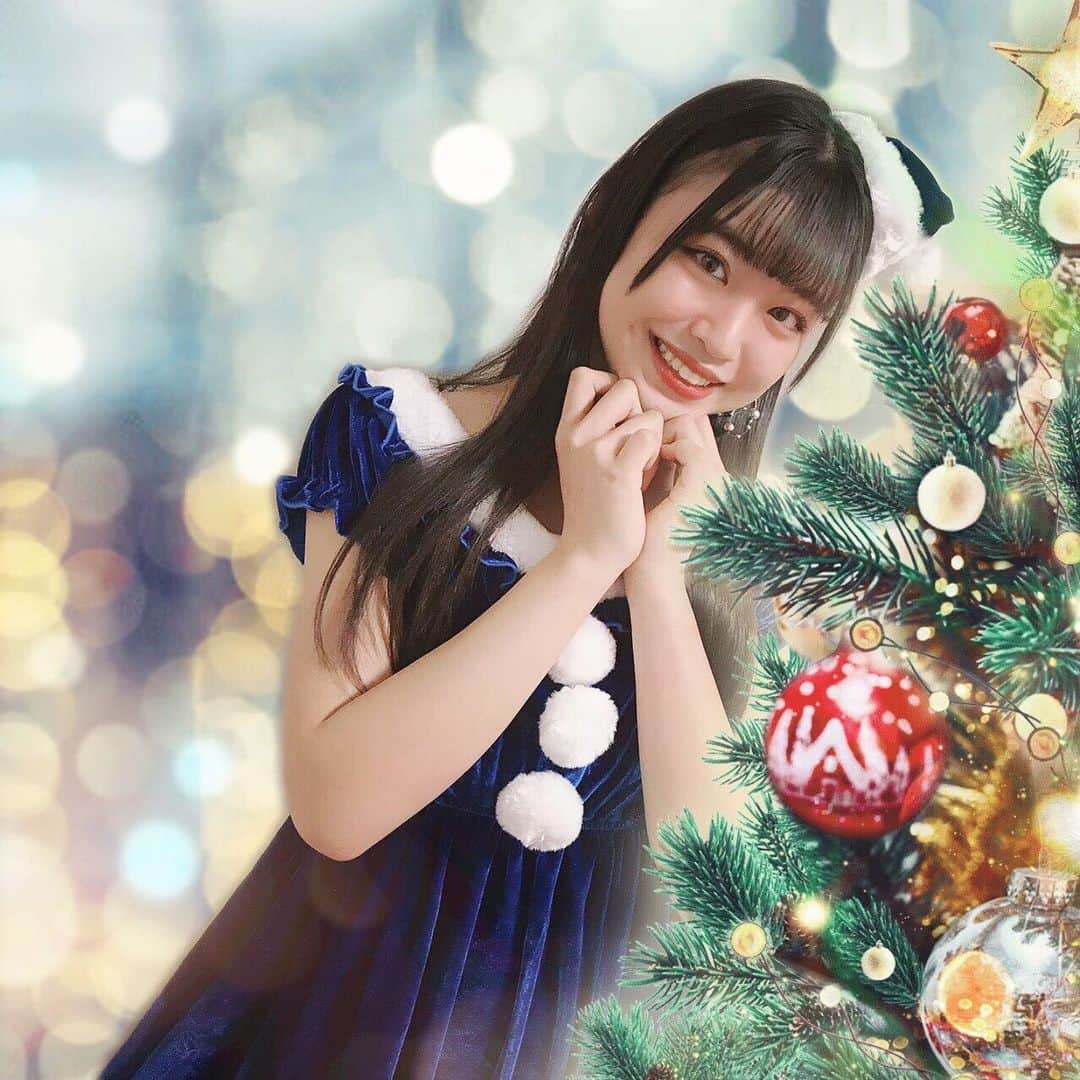 吉田万葉のインスタグラム：「Merry X'mas ॰˳ཻ̊❄ みんなはどんなイブをお過ごしですか？ ☃︎.*·̩͙ #merry #xmas #クリスマス #イブ #サンタさん #サンタクロース #jk #jk1 #girl #Instagram」
