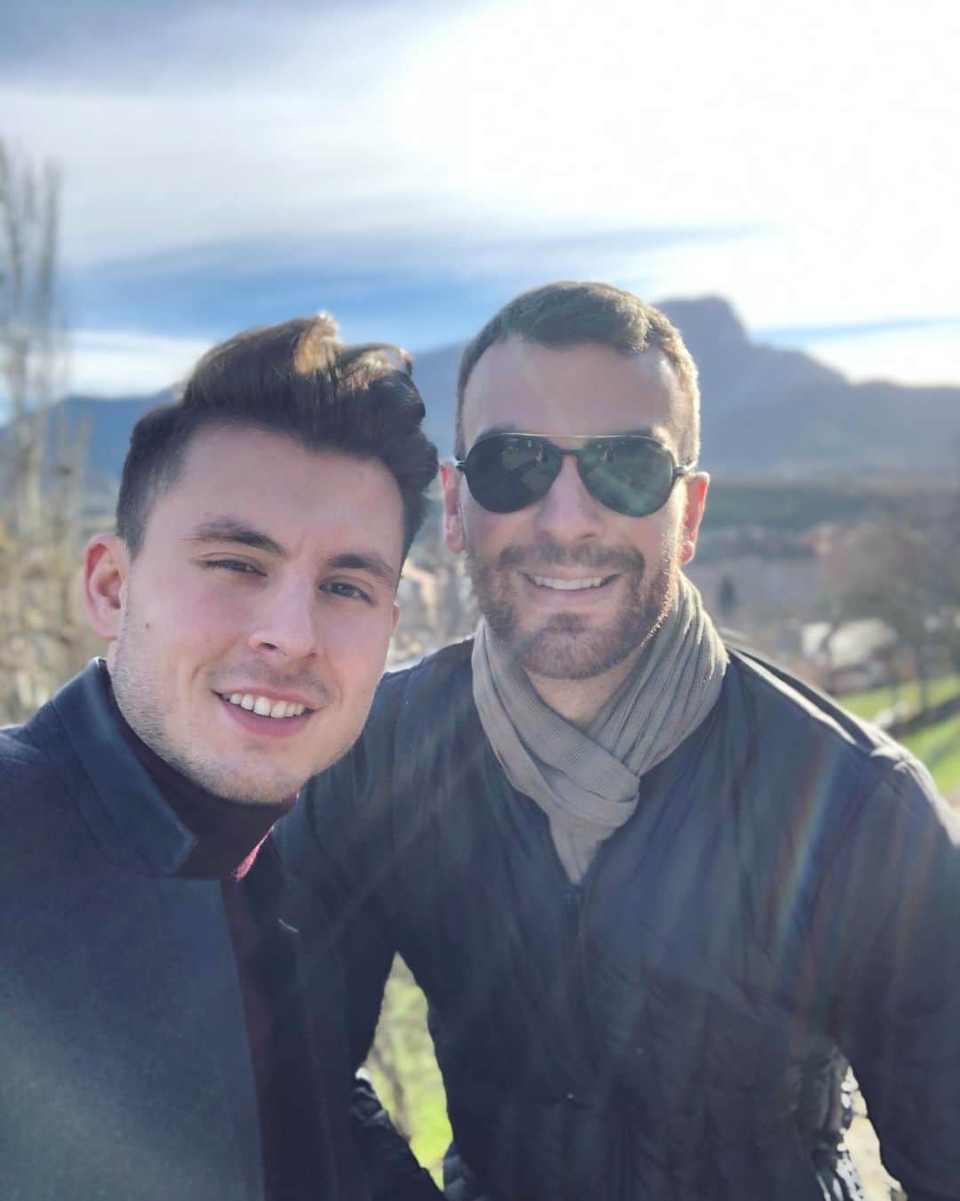エリック・ラドフォードのインスタグラム：「Merry Christmas Eve from Sunny Spain!!! #christmas #spain #ilovethesun #husbands #happyholidays」