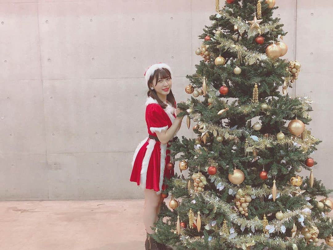 堺萌香さんのインスタグラム写真 - (堺萌香Instagram)「🎄 久しぶりの投稿🧤  クリスマスなので サンタの格好したよー🤶🏻 #クリスマスイブ #christmaseve #サンタ」12月24日 22時44分 - hkt48_moeka