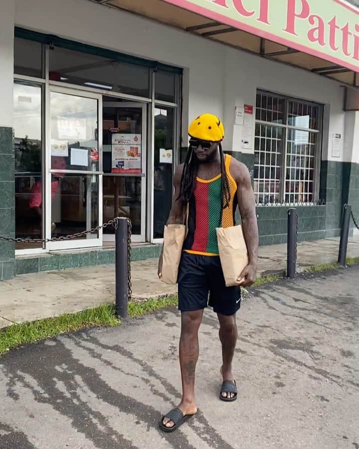 グッチ・メインのインスタグラム：「Mi a Rasta man TuRassss 😂🇯🇲 🤦🏿‍♂️」