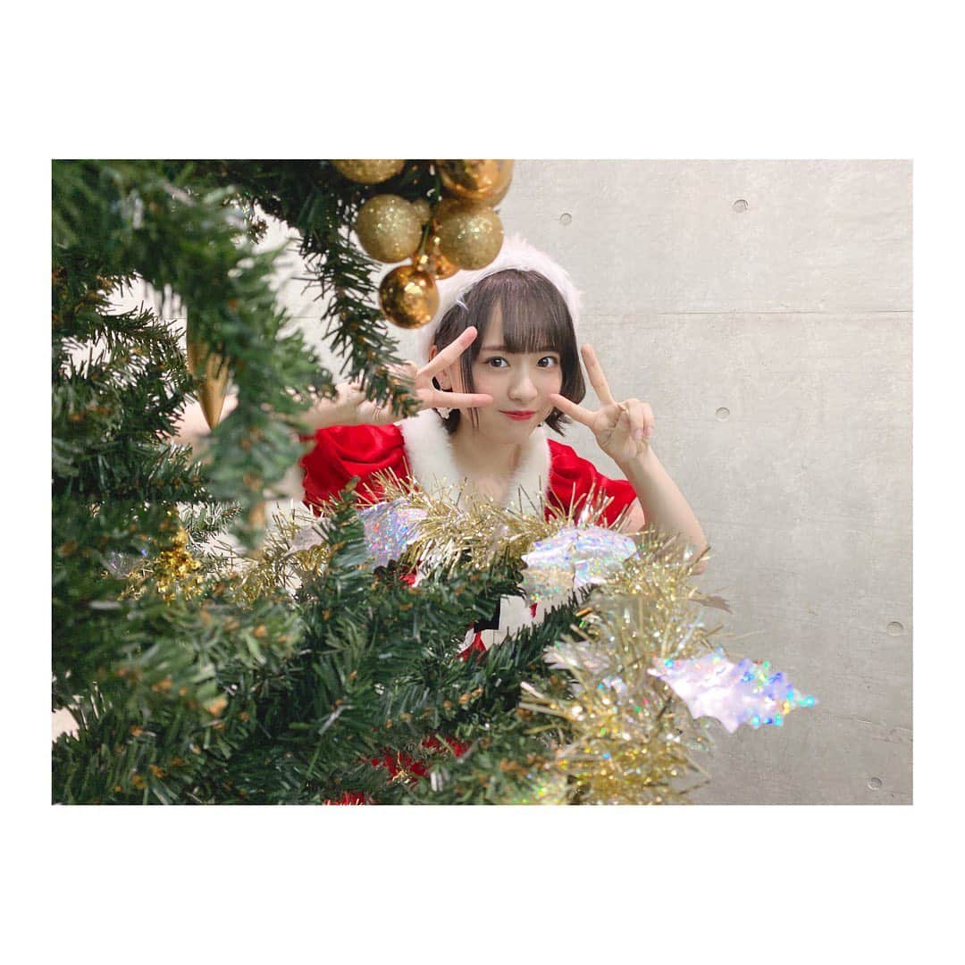 倉野尾成美さんのインスタグラム写真 - (倉野尾成美Instagram)「メリークリスマス🎅 握手会、今日はみんなサンタコスの日でしたので…！ でも、そのおかげでクリスマス気分になれました😂 #サンタコス  #メリークリスマス」12月24日 22時47分 - noochan_1108