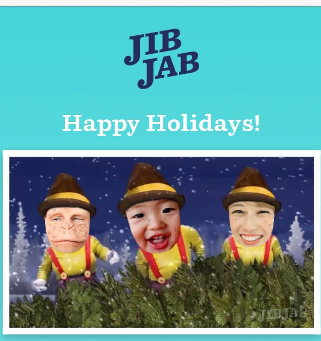 吉田ちかさんのインスタグラム写真 - (吉田ちかInstagram)「Merry Christmas Eve! Happy Holidays! Pudding’s face in the second photo reminds me of the Christmas photo we took last year (third photo)🎄✨ Can’t believe it’s been a whole year already! And of course we made a JibJab card😆 But they don’t let you download anymore so I’ve linked it in my stories! ﻿ ﻿ メリークリスマスイブ！﻿ 2枚目の写真の表情去年のクリスマスの写真(3枚目)を思い出しましたw もう一年経ったのか〜 信じられない！jibjabカード、もちろん今年も作りました！ダウンロードできなくなってしまったのでストーリーでリンクを貼っています😊﻿ ﻿ #最後の2枚 #サンタさんちょっと怖い😅 #プリンがさいきんポーズするようになったんだけど #腰のひねりがすごくてびっくり🤣」12月24日 22時48分 - bilingirl_chika