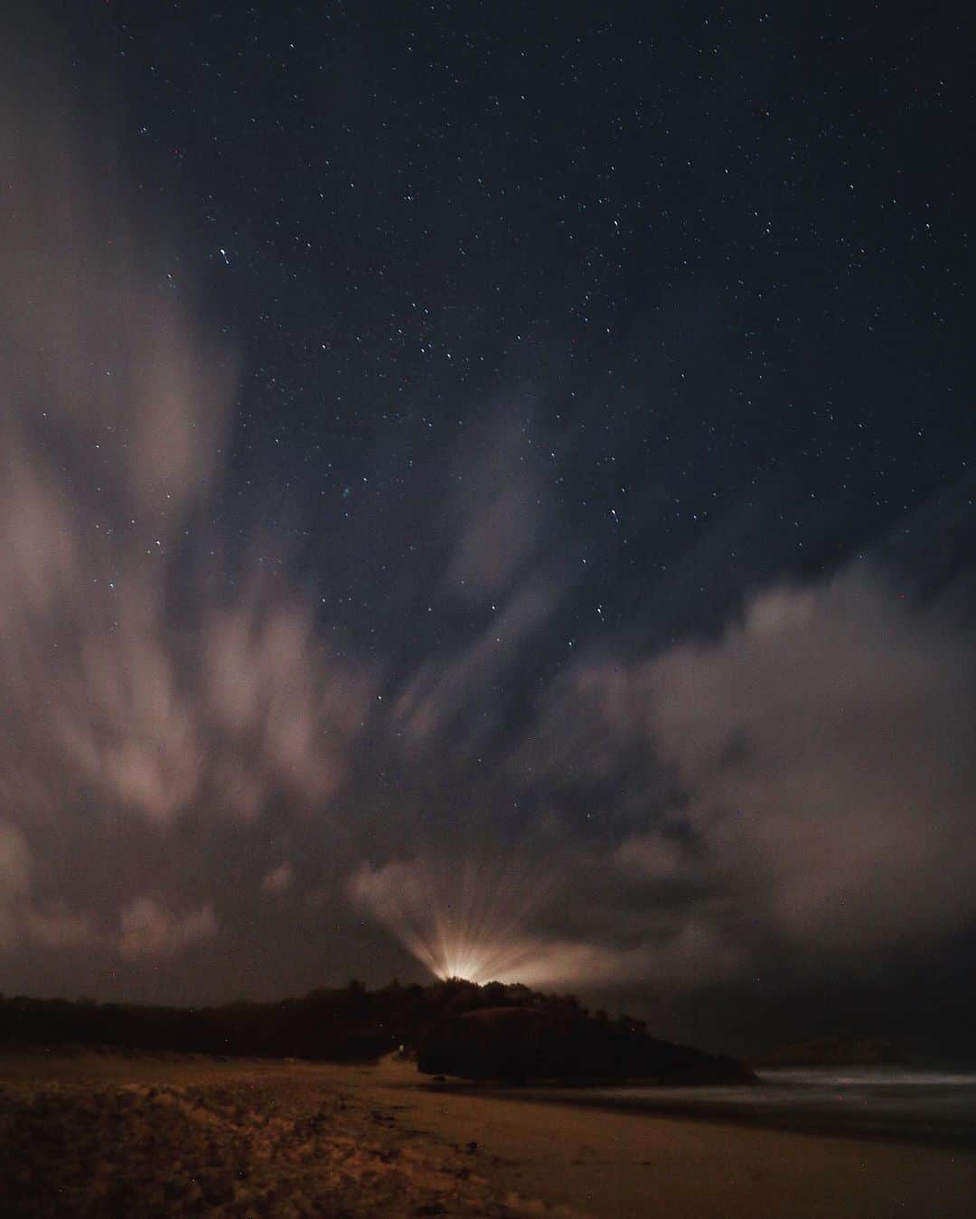 山中海輝さんのインスタグラム写真 - (山中海輝Instagram)「特別なことをするわけではないクリスマスイブやったけどビーチで見る星がとにかく綺麗でした。 皆さん良いクリスマスを🎄」12月24日 22時53分 - kaikiyamanaka