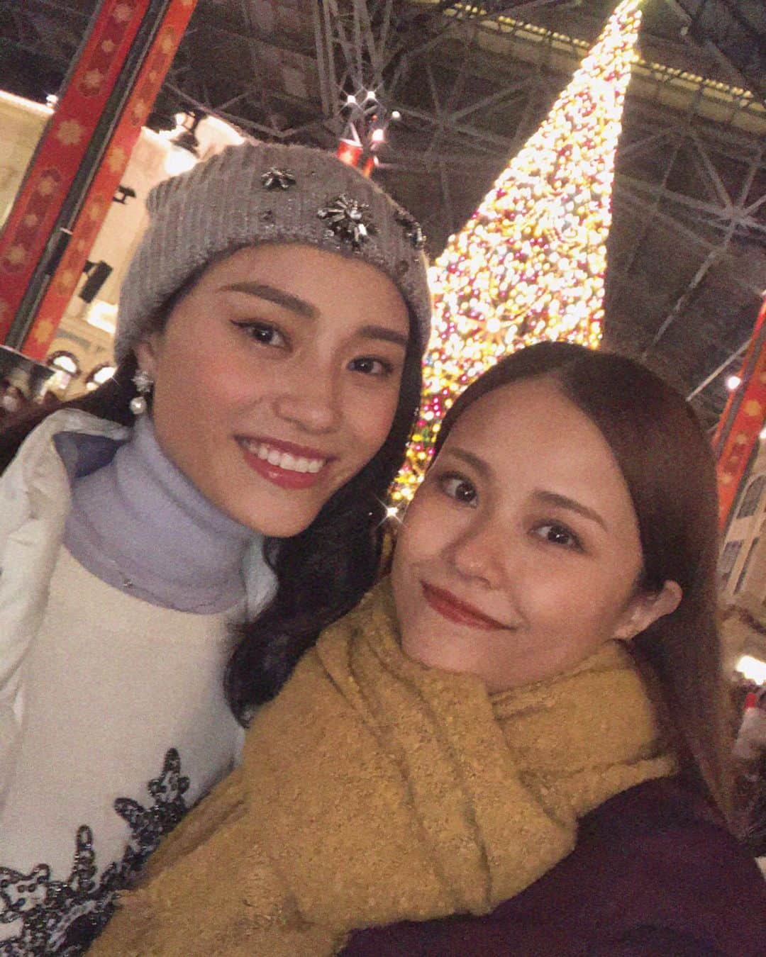 MiracleVellMagicさんのインスタグラム写真 - (MiracleVellMagicInstagram)「Frozen sisters👭❄️🍂 My ホリスターバイト時代からの beautiful fabulous friend, Eriko! なんだか本物の姉妹に見えちゃうわね。❤︎」12月24日 22時56分 - miraclevellmagic