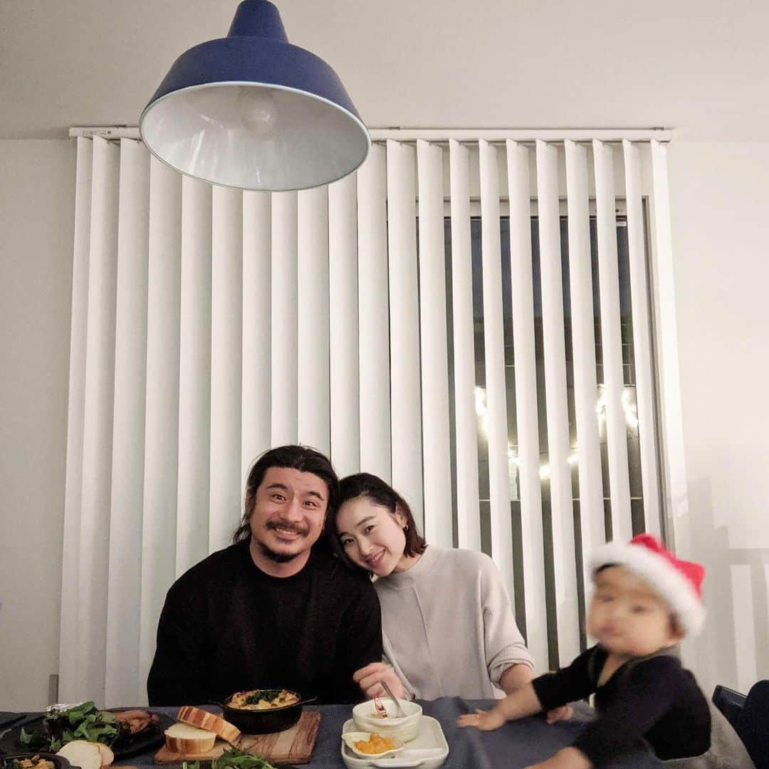柏木作夢さんのインスタグラム写真 - (柏木作夢Instagram)「結果、息子だけブレる。  #merrychristmas  #xmas #dinner #homedinner  #family #mood #thankyou」12月24日 23時08分 - samukashiwagi