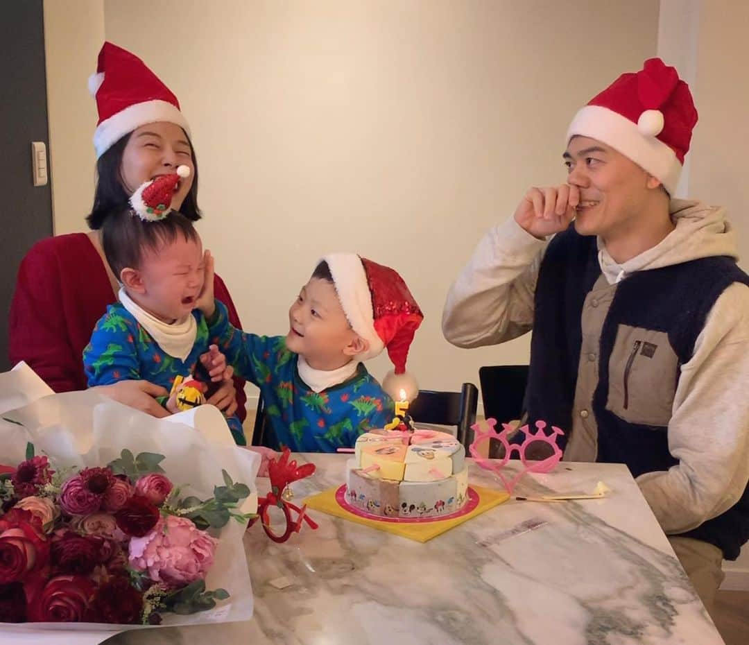 イ・ヒョニさんのインスタグラム写真 - (イ・ヒョニInstagram)「Merry Christmas!!!!😆🎄🎂🎉💕」12月24日 23時02分 - lee.hyunyi