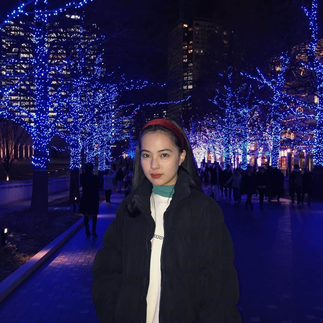 新関碧のインスタグラム：「#merrychristmaseve クリスマス意識しちゃって赤いカチューシャな日🎅♥️」