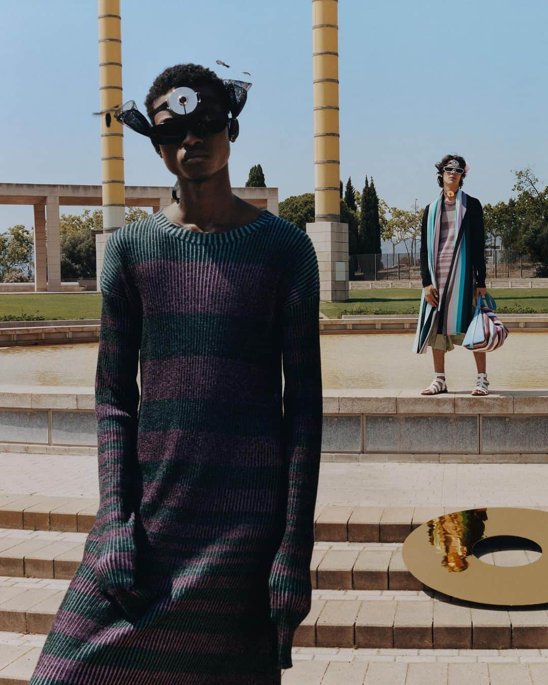 HYPEBEASTさんのインスタグラム写真 - (HYPEBEASTInstagram)「@hypebeaststyle: @loewe and @tylersphotos have reunited for the Spanish luxury house’s Spring/Summer 2020 publication. Shot at Barcelona’s Olympic Park, the nomadic range contrasts between traditional influences and Western shapes and includes organic garments with raw stone and desaturated earth tones. Head to the link in our bio to view more of Mitchell’s rich imagery and expect the new collection to launch at LOEWE’s stores and stockists in early 2020.⁠⠀ Photo: Tyler Mitchell/LOEWE」12月24日 23時12分 - hypebeast