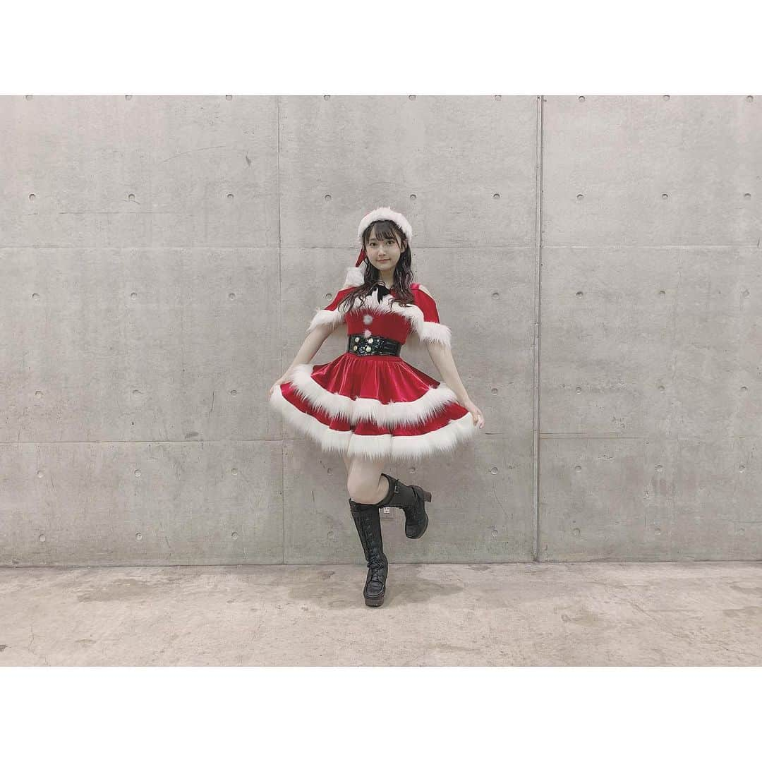 鈴木くるみさんのインスタグラム写真 - (鈴木くるみInstagram)「握手会ありがとうございました💓💞 クリスマスイブをみんなと一緒に過ごせて幸せでした〜(*´∇｀*) 年内最後でもありました！  1年間ありがとうございました((o(｡>ω<｡)o)) #akb48 #握手会 #クリスマスイブ #年内最後 #幸せ #ありがとうございました  #サンタ」12月24日 23時30分 - kurumi_akb48