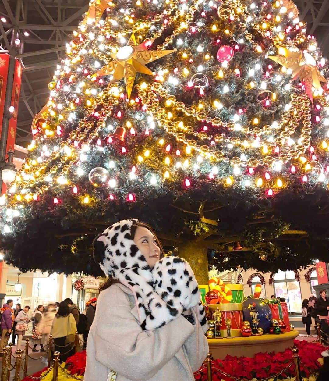 福江菜々華さんのインスタグラム写真 - (福江菜々華Instagram)「TDL🏰✨ 周りはカップルばっかりで しかもシンデレラ城が工事中で萎えました、、😢笑 でもクリスマスイブっぽいことできてよかった〜🥳💕 . みんなは今年のクリスマスイブどう過ごしてる？✨ . . . #11pro#TDL#ディズニーランド#クリスマス#クリスマスイブ#メリークリスマス」12月24日 23時32分 - nanaka_fukue