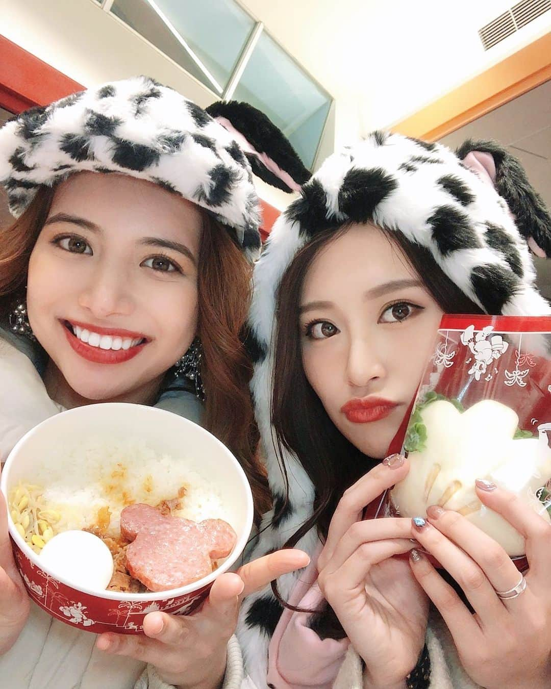 福江菜々華さんのインスタグラム写真 - (福江菜々華Instagram)「めためた可愛い友達と行ってきたの🥰❤️ . . . #11pro#TDL#ディズニーランド#クリスマス#クリスマスイブ#メリークリスマス#美人#美女」12月24日 23時43分 - nanaka_fukue