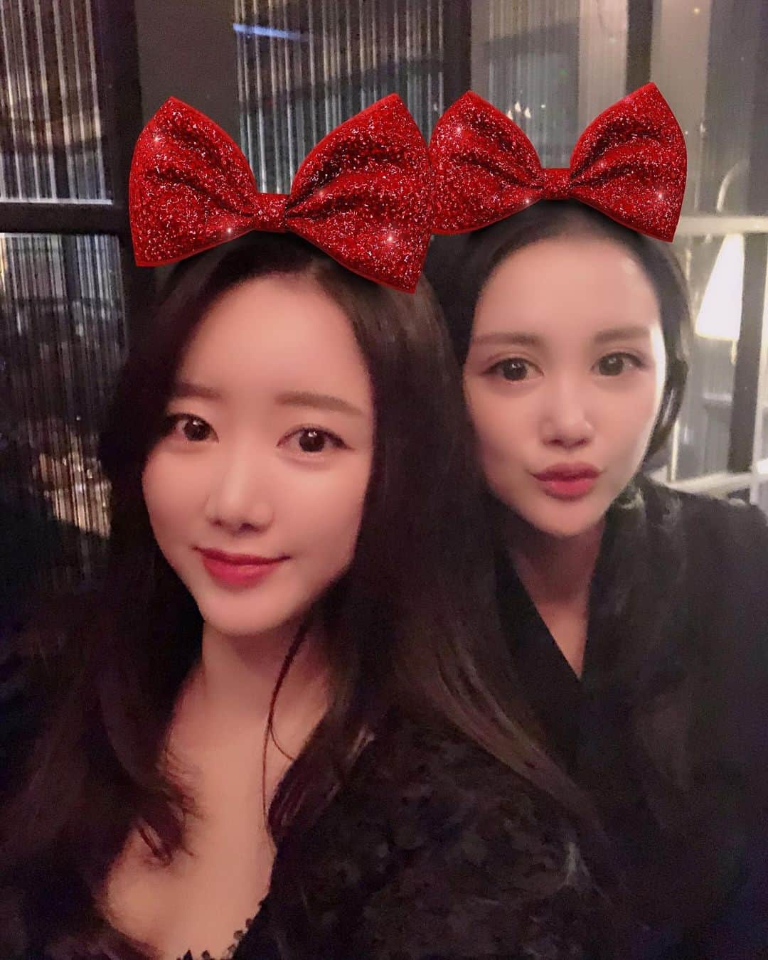 パク・シヒュンさんのインスタグラム写真 - (パク・シヒュンInstagram)「6개월치 단체사진 다찍은듯 ㅋ 알랍❤️😍이제정말끝 택시안잡혀요ㅠㅠ #울라프타고집에가야디😂」12月24日 23時36分 - sean_e_sh