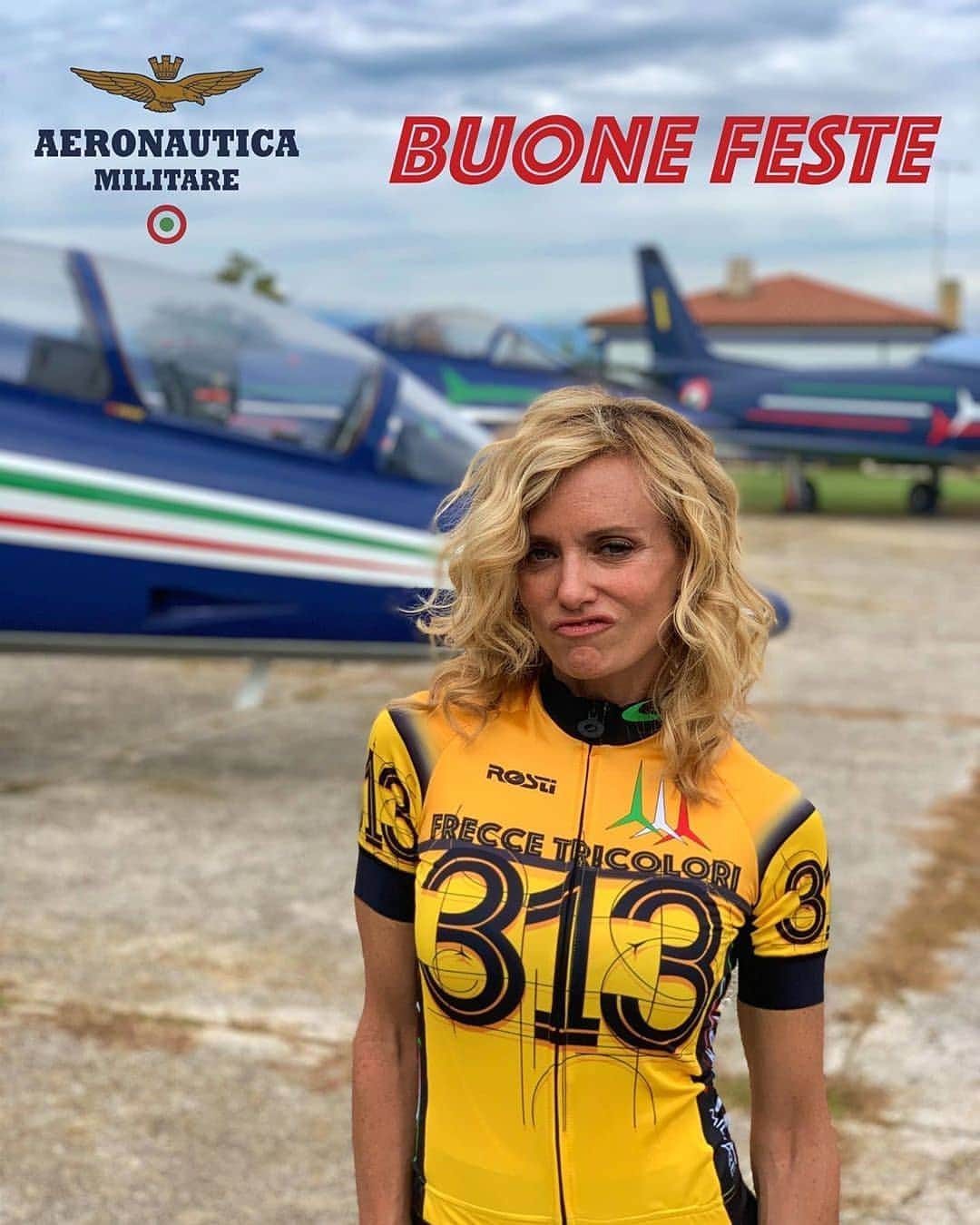 ジャスティン・マッテラさんのインスタグラム写真 - (ジャスティン・マッテラInstagram)「Repost @aeronauticacyclingwear @rosti.it ——— VI AUGURA ASSIEME A JUSTINE MATTERA UN SERENO NATALE ED UN FANTASTICO 2020.  #aeronauticamilitare #freccetricolori #buonefeste #marryXmas #freccetricolori60years #giroditalia #italianairforce #rostistyle #bioartech #ciclismo #rosti #justinemattera #aeronauticacyclingwear #sportswear #rivolto #italianflag #glam #aviationday #eagle #sporty #instagram #italiandesign #cycling #aviationdaily #aviation #aviationphotography #pilotlife #pilot #instafly #instaaviation」12月24日 23時37分 - justineelizabethmattera