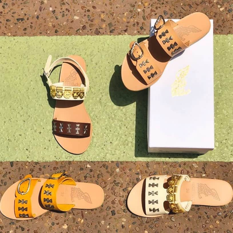 アンシャングリークさんのインスタグラム写真 - (アンシャングリークInstagram)「Fun Fact : The soles of each of our Lucy Folk collaboration sandals have been hot stamped with the four elements of nature; Earth, Wind, Fire, and Water⁠ 🌍 Let us know your favourite below ⬇️⠀ ⁠⠀ Shop the collboration via @lucy_folk 📷 @jamesstbne⠀ ⠀ #AncientGreekSandals #FourElements #AthensStyle #GreekSandals #greektravelblogger」12月24日 23時38分 - ancientgreeksandals