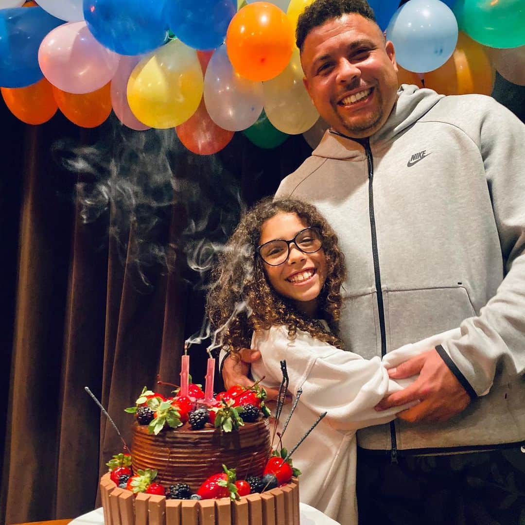 ロナウドのインスタグラム：「11 anos da minha princesa @ms__nazario  te amo e parabens meu amor❤️」