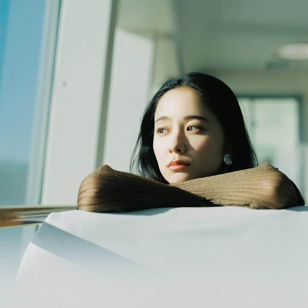 濱田英明のインスタグラム：「@mayuhotta for @actress_ex #pentax67  #私が撮りたかった女優展 #堀田真由 x #濱田英明 25th-29th, Feb 2020 at Gallery 5610, Tokyo」
