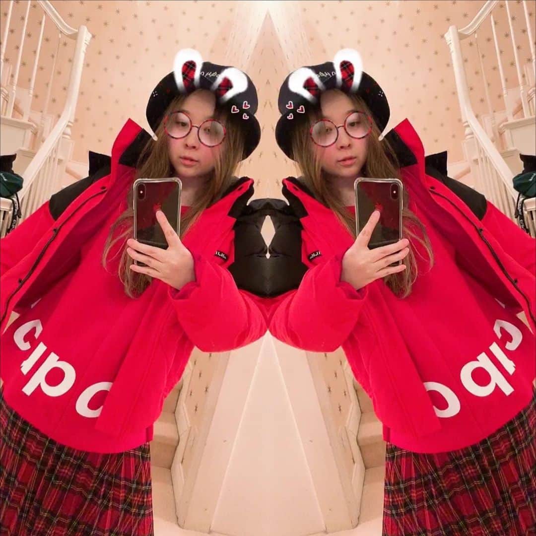 川瀬智子さんのインスタグラム写真 - (川瀬智子Instagram)「Hello!RED!RED!RED! ストーリーもみてね クリスマスイーヴ🎄  CUPCAKE ICE CREAM BY MILKFED.だよ🥤♥️ #最近趣味になったマネキンコーデと撮影♡ #きせかえ人形が欲しかったから楽しさがやばいですー♡」12月24日 23時57分 - tommytomokokawase
