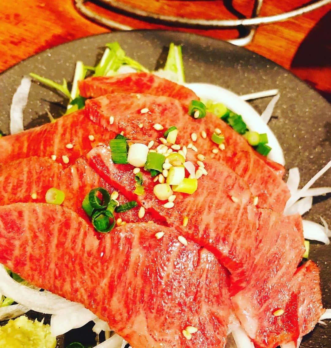 阿部洋子さんのインスタグラム写真 - (阿部洋子Instagram)「🍴🥂🍴 肉焼いたった！ #焼肉 #仙台牛 #a5 #食べ過ぎ  #美味しゅうございました  #xmas #eve」12月24日 23時58分 - hirocoring