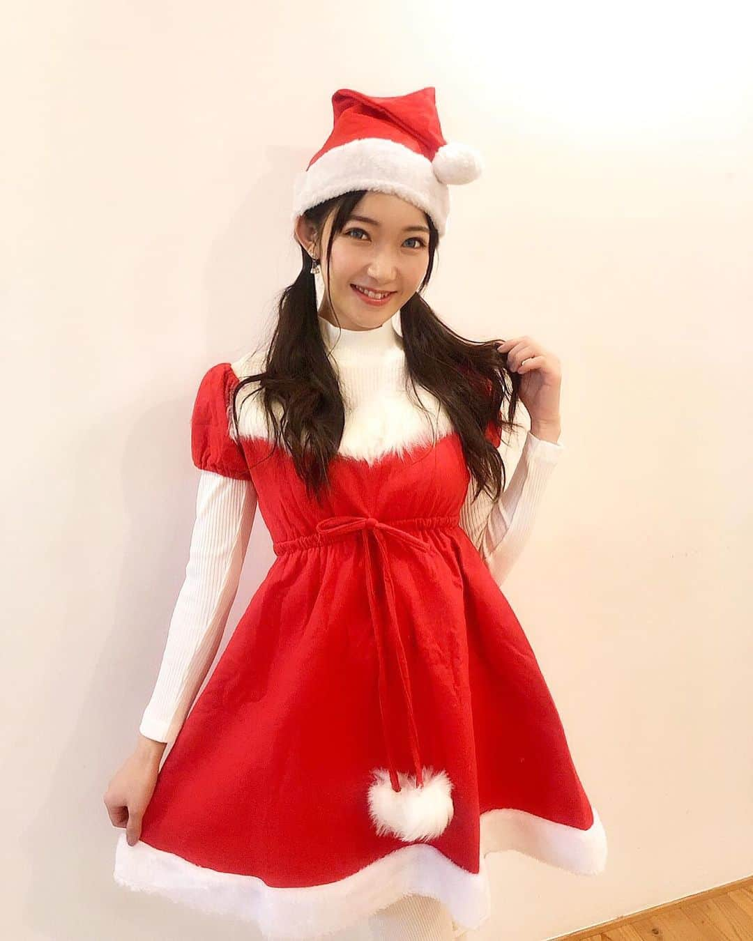 黒田絢子さんのインスタグラム写真 - (黒田絢子Instagram)「クリスマスイヴヨガ❤️ きてくれた皆様に感謝と… インスタ見てくれてるみんなへ… 素敵なクリスマスイヴを お過ごし下さい❤️ . . #クリスマスイヴ #クリスマス #サンタ #黒田絢子 #christmas  #merrychristmas」12月25日 0時20分 - ayakokuroda_official