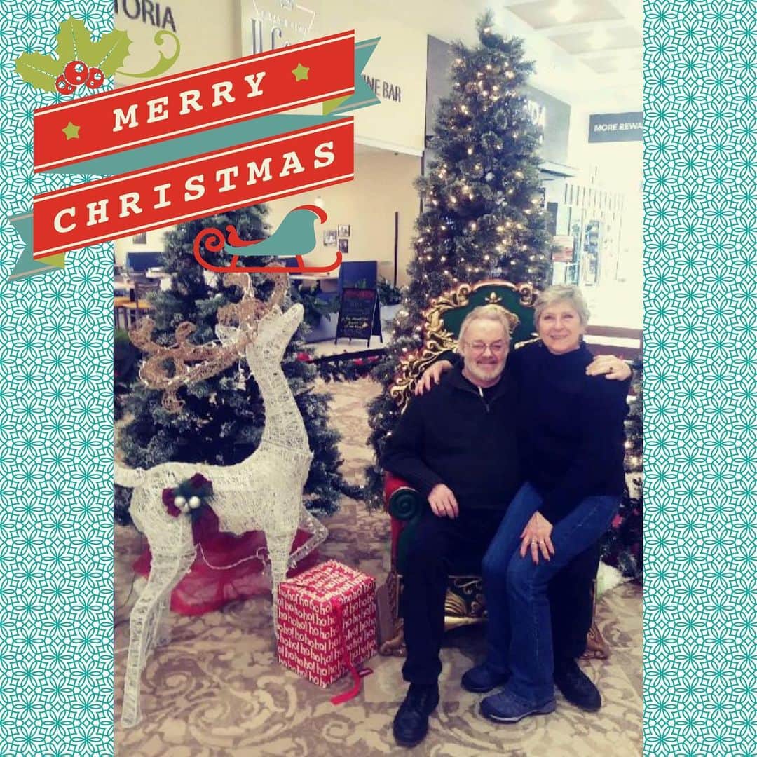 のインスタグラム：「Merry Christmas from the #vansonleathers family to yours! #grateful #peace #happiness #leathers #christmas #cheers」