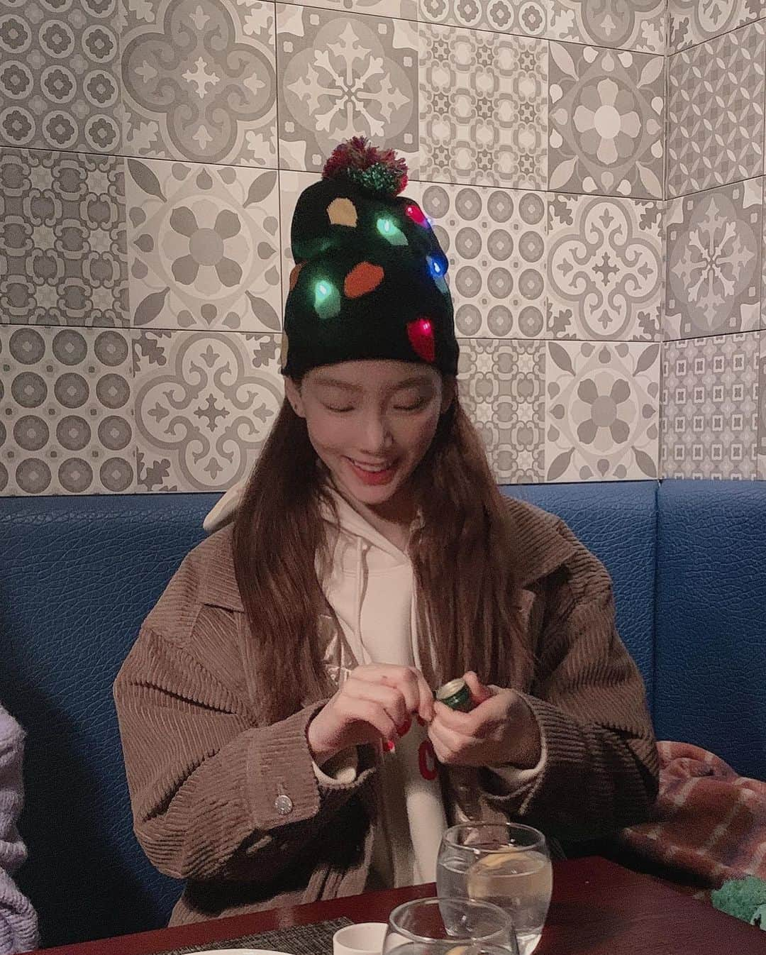 テヨン さんのインスタグラム写真 - (テヨン Instagram)「2019잘가라🎄」12月25日 1時01分 - taeyeon_ss