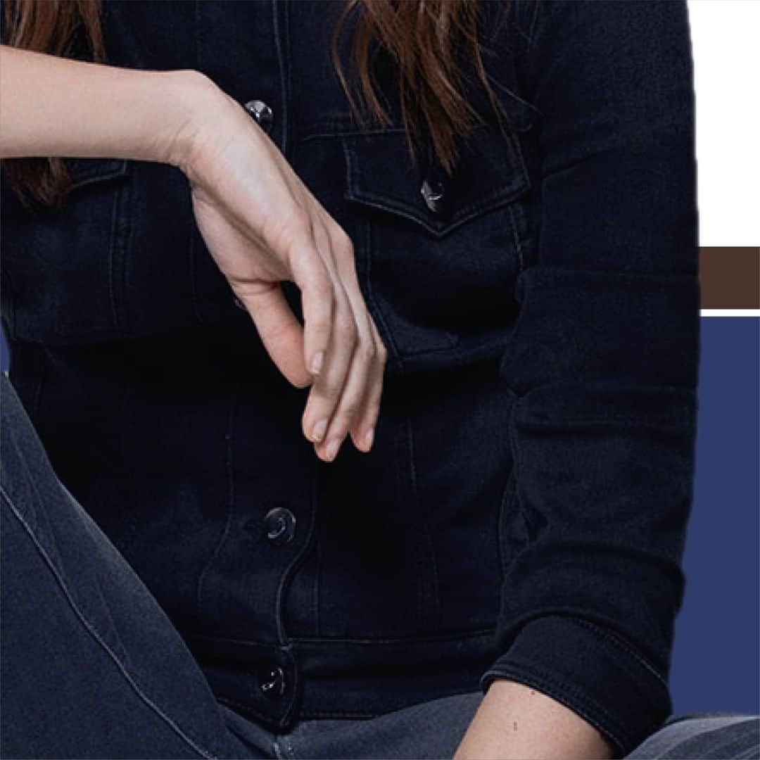 Jacob Cohenのインスタグラム：「Denim on denim, that’s it  F/W 20 Woman Collection Made in Italy  #JacobCohen #JacobCohenJeans」