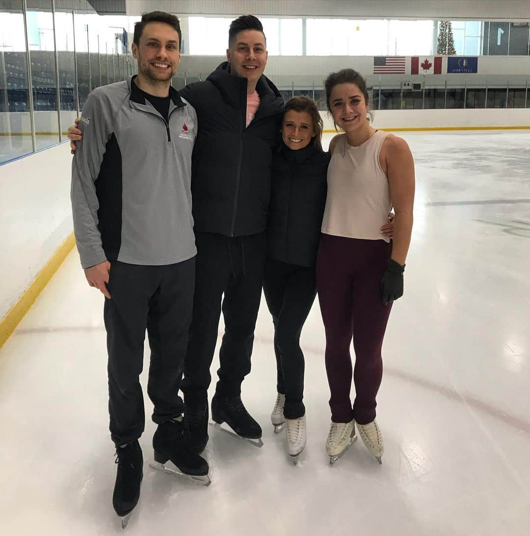 ヴェロニク・マレさんのインスタグラム写真 - (ヴェロニク・マレInstagram)「Christmas Eve training session🎅🏽🎄🥰 #christmaseve #figureskating #skatecanada #santaiscoming #skateoakville #weloveskating」12月25日 0時57分 - veronikmallet