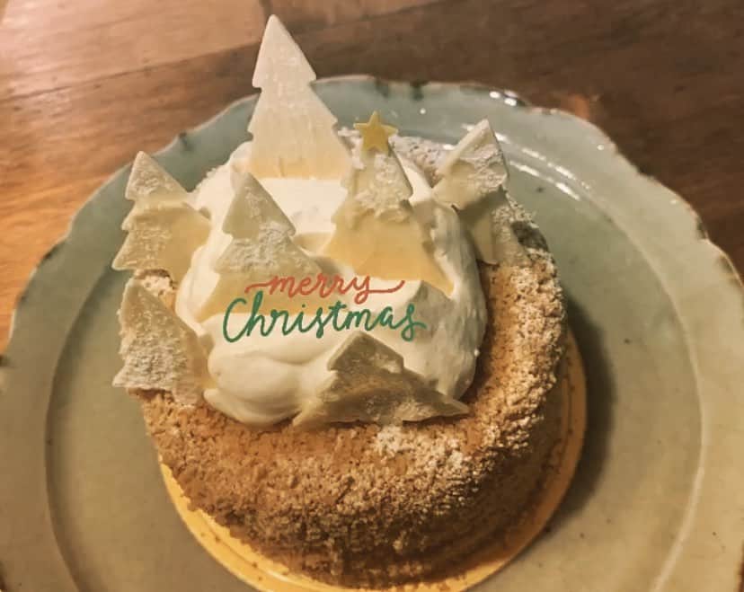 AYA YAGISHITAのインスタグラム：「今年のXmasケーキは @mercibake 🎄 ♡♡♡」