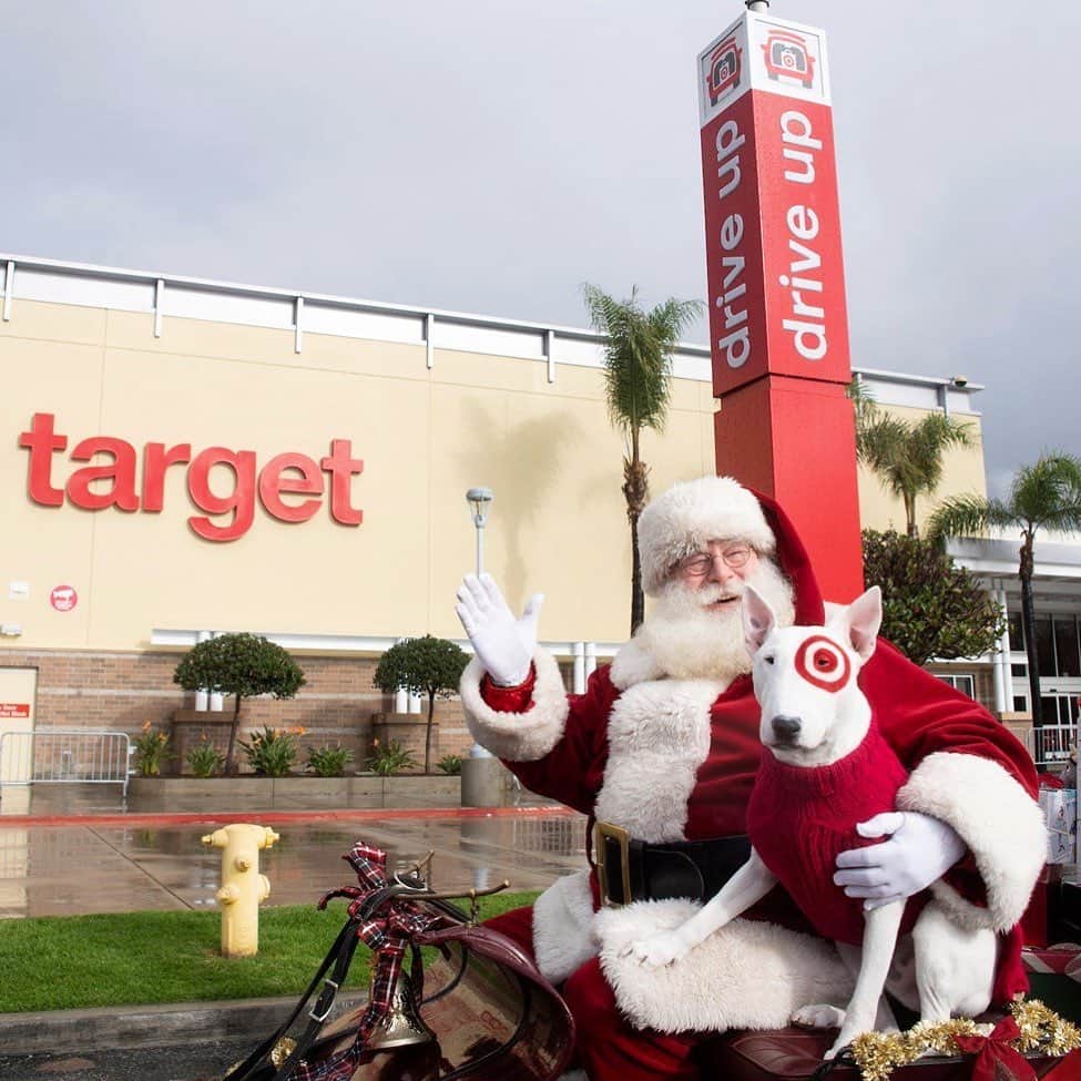Targetさんのインスタグラム写真 - (TargetInstagram)「Even Santa forgets things...Drive Up for the win!」12月25日 1時32分 - target