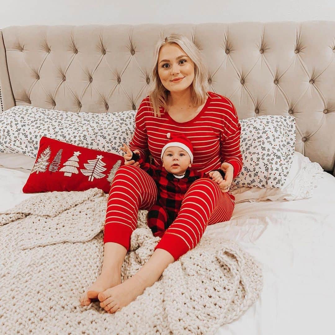 Target Styleのインスタグラム：「Nestled all snug in our beds. 🥰 🎄 #ChristmasEve 📷: @tanya.grizhinku」