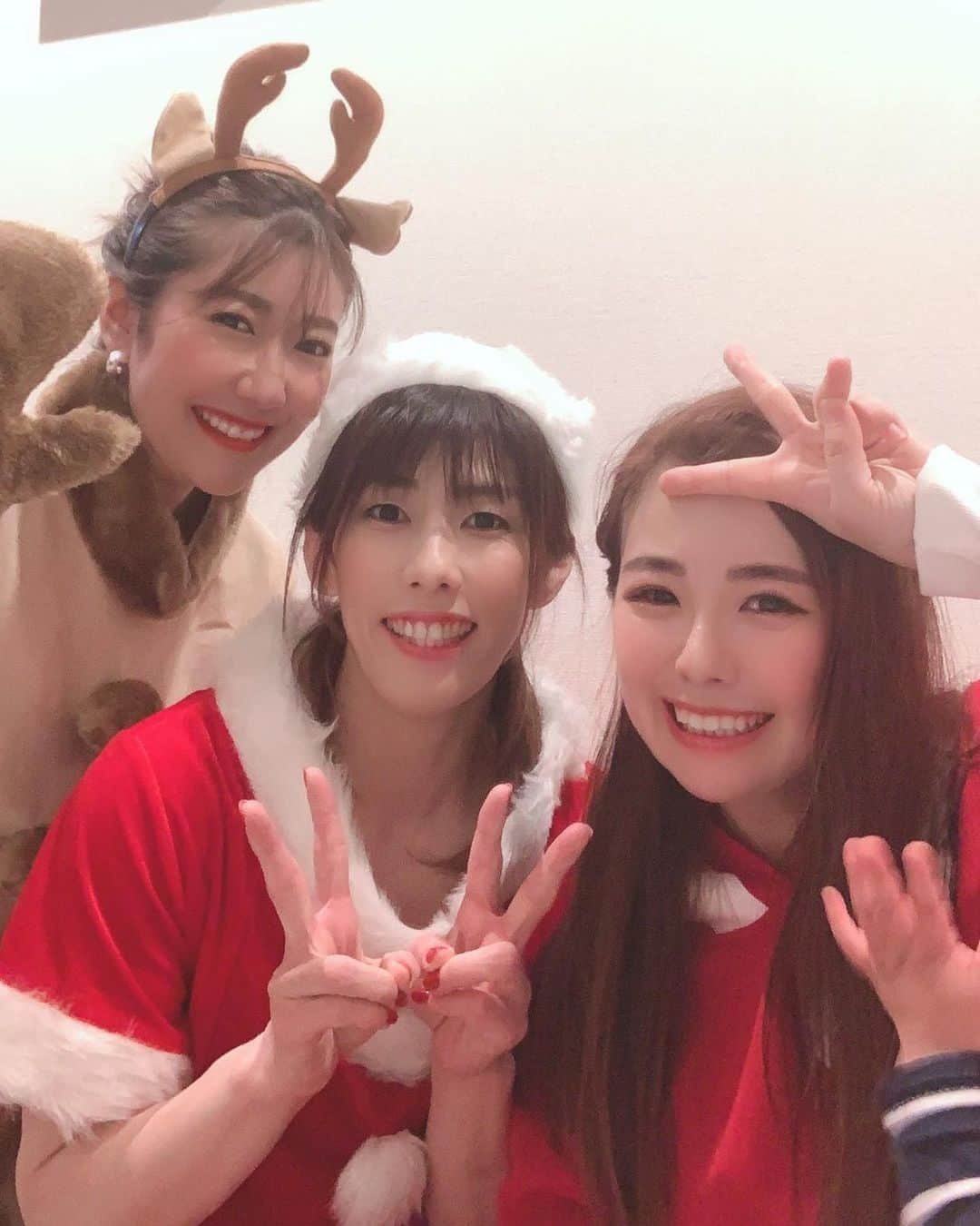 吉田沙保里さんのインスタグラム写真 - (吉田沙保里Instagram)「メリークリスマス🎄🎅 楽しいクリスマス会になりましたぁー♥️ プレゼント交換もしたよー🎁 ゆう、セナちゃんありがとう💓 #クリスマス会 #ゆう #セナちゃん」12月25日 1時56分 - saori___yoshida