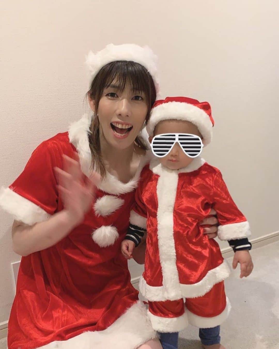 吉田沙保里さんのインスタグラム写真 - (吉田沙保里Instagram)「メリークリスマス🎄🎅 楽しいクリスマス会になりましたぁー♥️ プレゼント交換もしたよー🎁 ゆう、セナちゃんありがとう💓 #クリスマス会 #ゆう #セナちゃん」12月25日 1時56分 - saori___yoshida