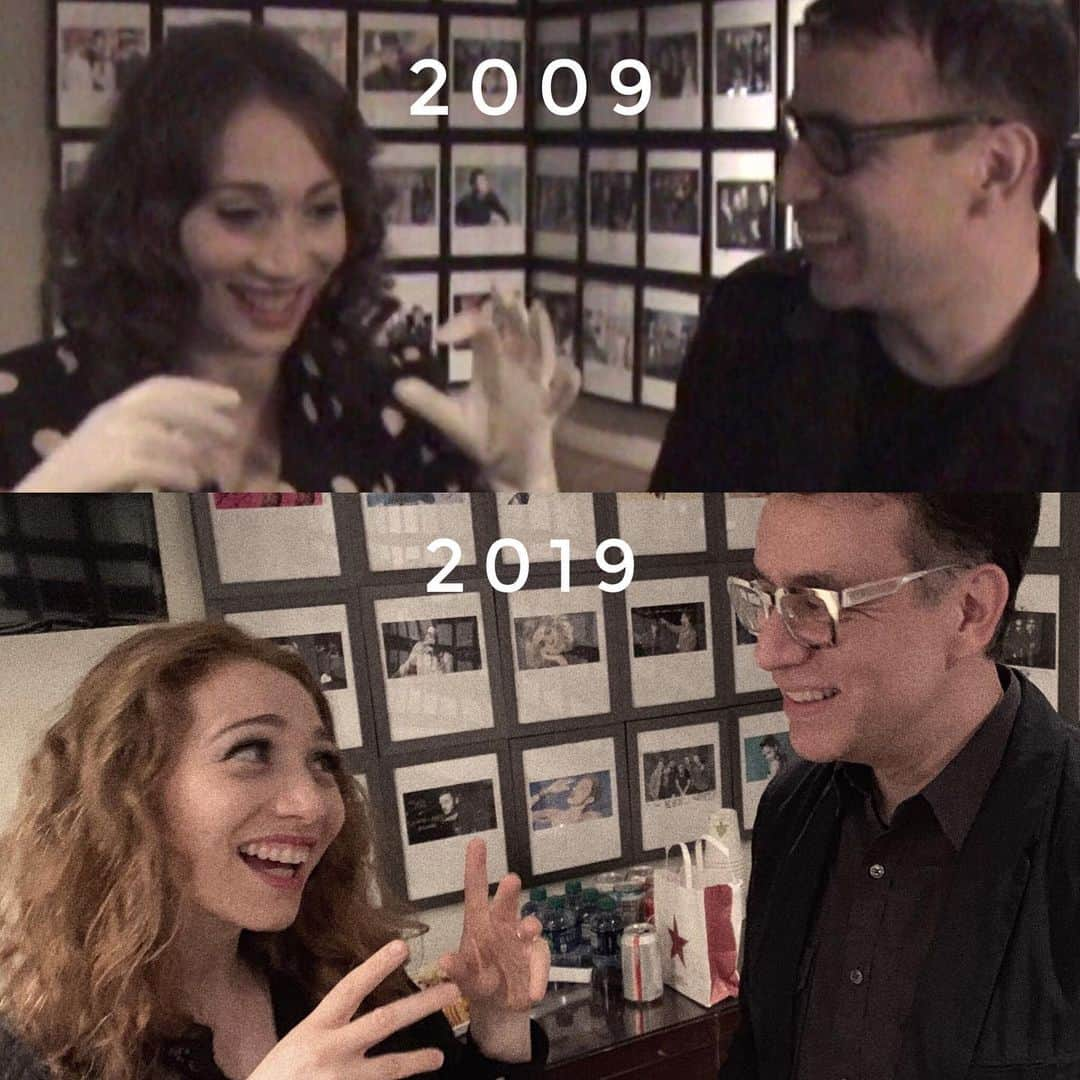 フレッド・アーミセンのインスタグラム：「2009: When I first met @reginaspektor at @nbcsnl. The show was making these behind the scenes videos at the time. This was in the musical guest dressing room, talking about an idea for a sketch about elite hackers. 2019: We got the chance to recreate that moment when she was a guest on @latenightseth」