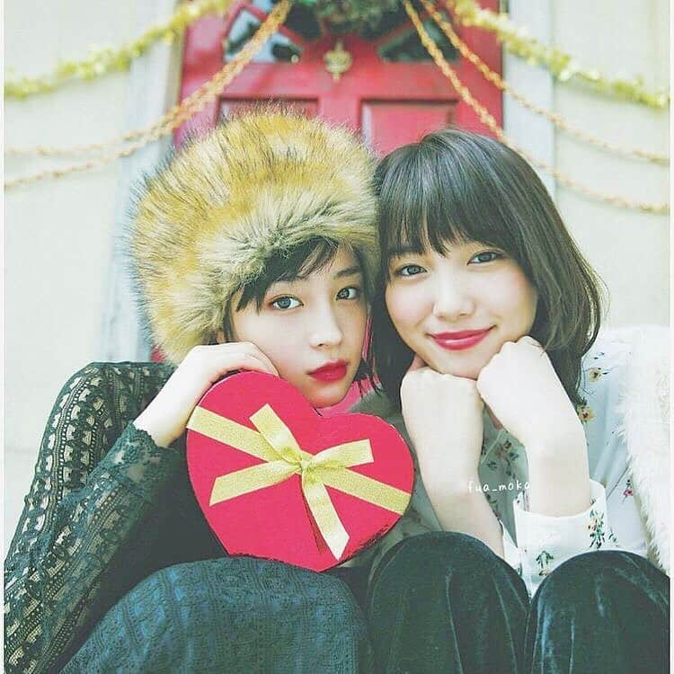 女優ファンアカウントさんのインスタグラム写真 - (女優ファンアカウントInstagram)「#広瀬すず #飯豊まりえ  #merrychristmas  #クリスマス #サンタクロース」12月25日 2時07分 - fua_moko