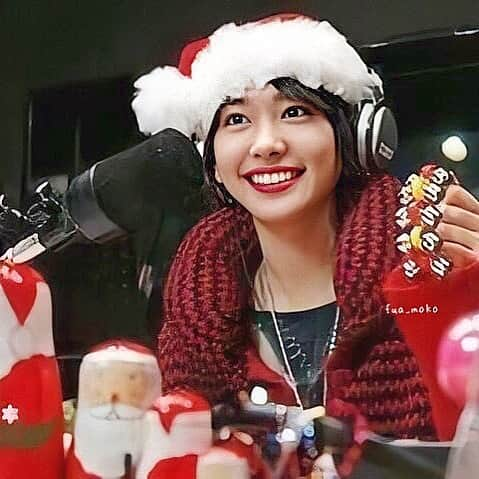 女優ファンアカウントさんのインスタグラム写真 - (女優ファンアカウントInstagram)「#新垣結衣 #merrychristmas  #クリスマス #サンタクロース」12月25日 2時16分 - fua_moko