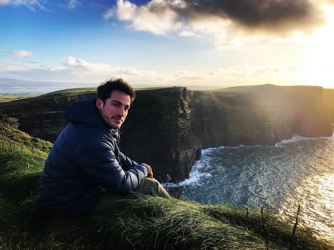 マイケル・トレヴィーノのインスタグラム：「Christmas in Ireland」