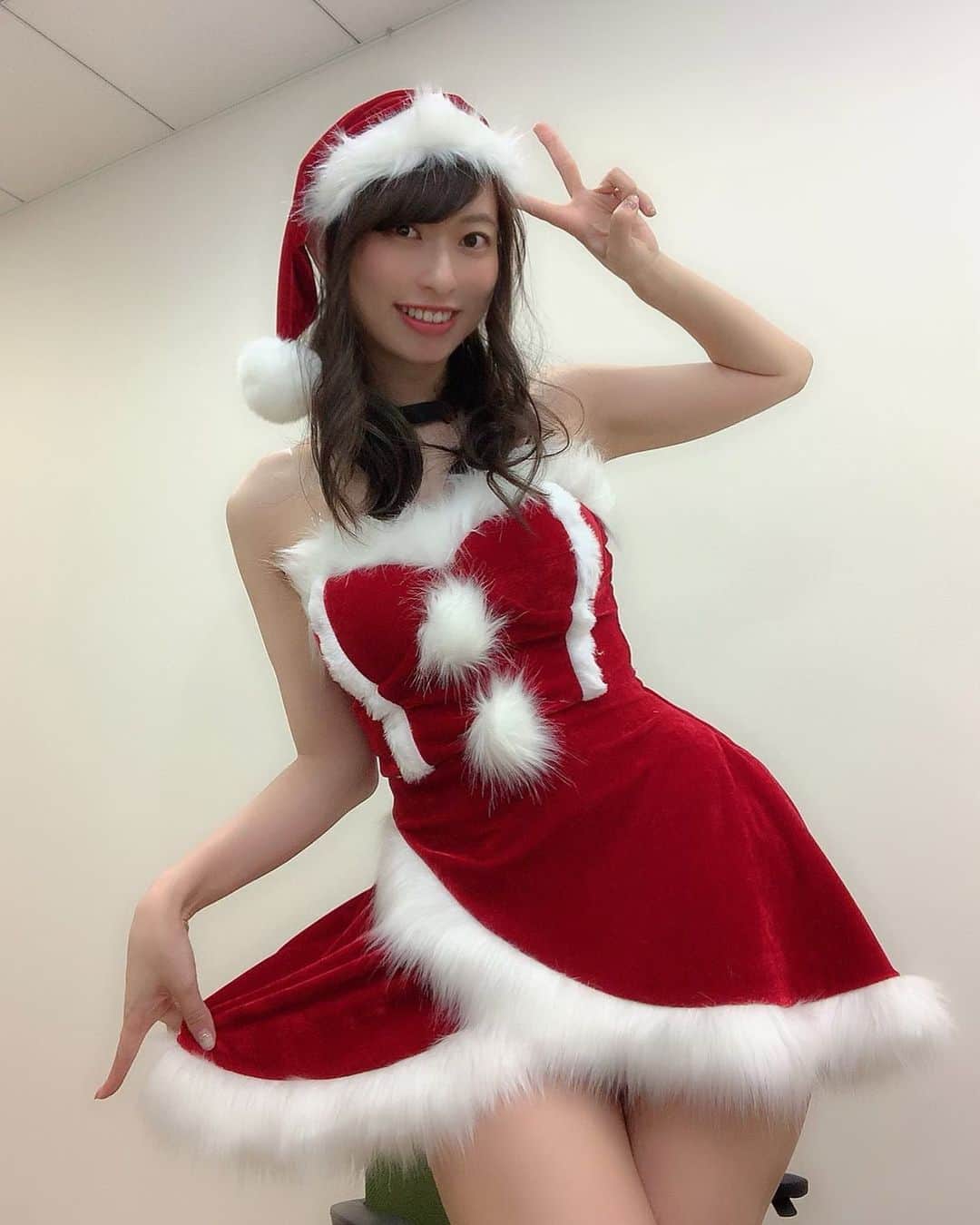 倉持由香さんのインスタグラム写真 - (倉持由香Instagram)「人妻サンタです。メリークリスマス！  #selfie #me #i #自拍 #selfies #tbt #follow #swag #扎心了 #followme #like #fashion #tokyo  #japan #selfie #f4f #ootd #photo #love #l4l #instagood #맞팔 #cow #tagsforlikes #몸스타그램 #东京 #动漫 #粉我 #gravure #merrychristmas」12月25日 3時31分 - yukakuramoti