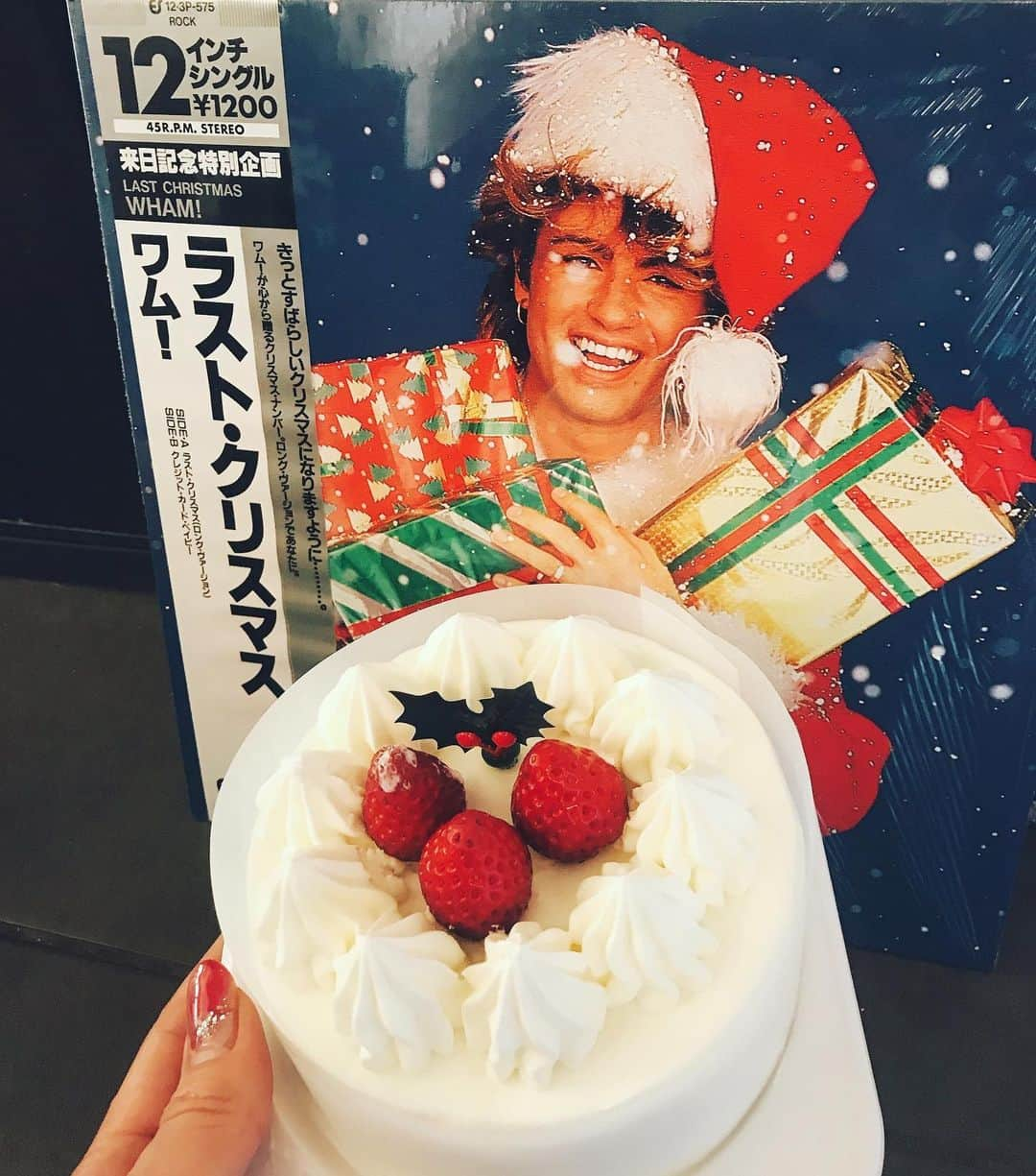 ミッツ・マングローブさんのインスタグラム写真 - (ミッツ・マングローブInstagram)「25th December #georgemichael  #wham #lastchristmas」12月25日 14時39分 - mitz_mangrove